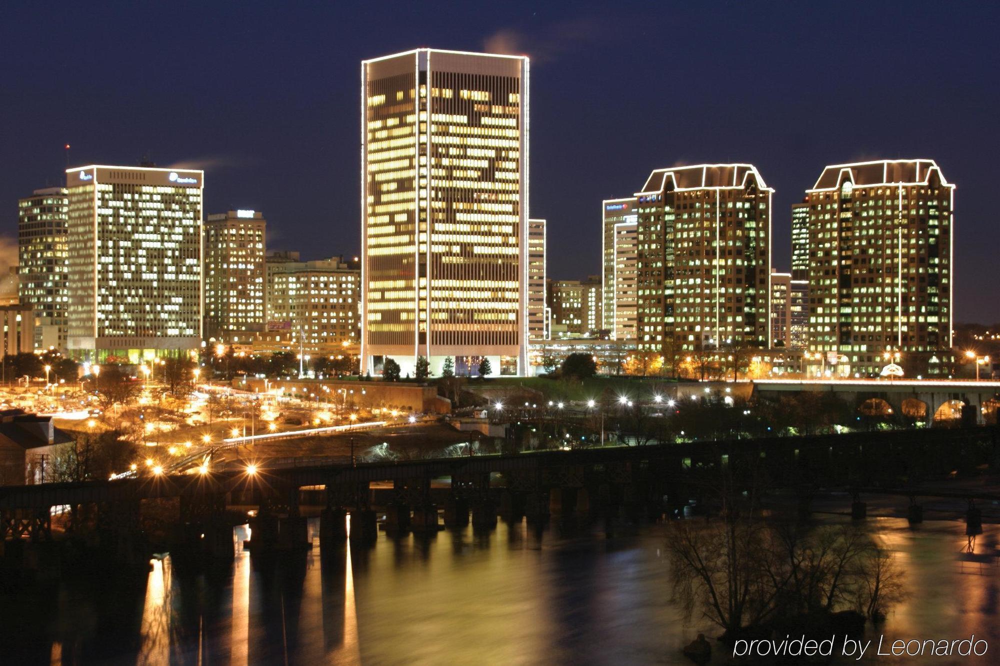 Готель Doubletree Richmond Airport Сендстон Екстер'єр фото